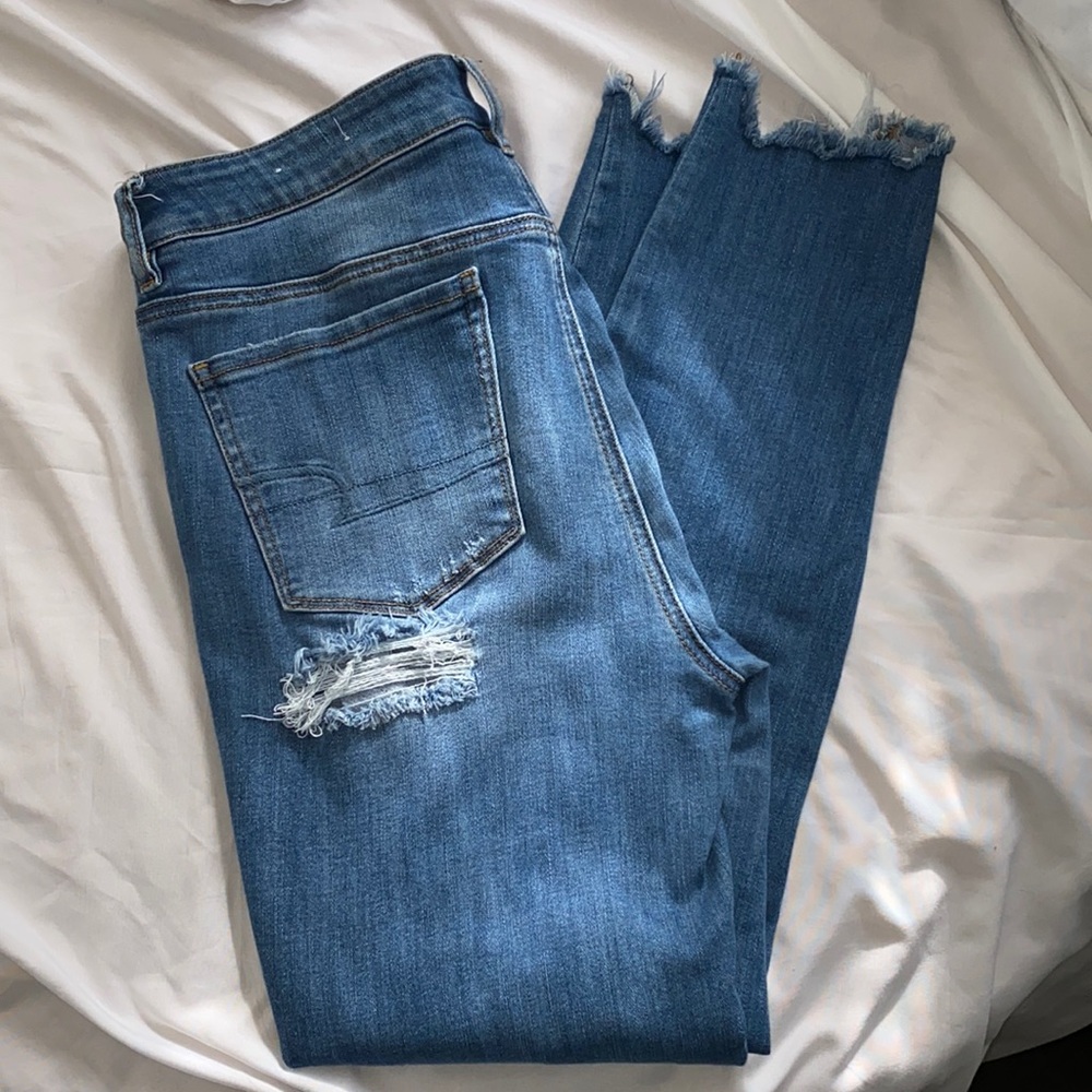 AE, hi-rise jeggings cropped, medium wash distressed